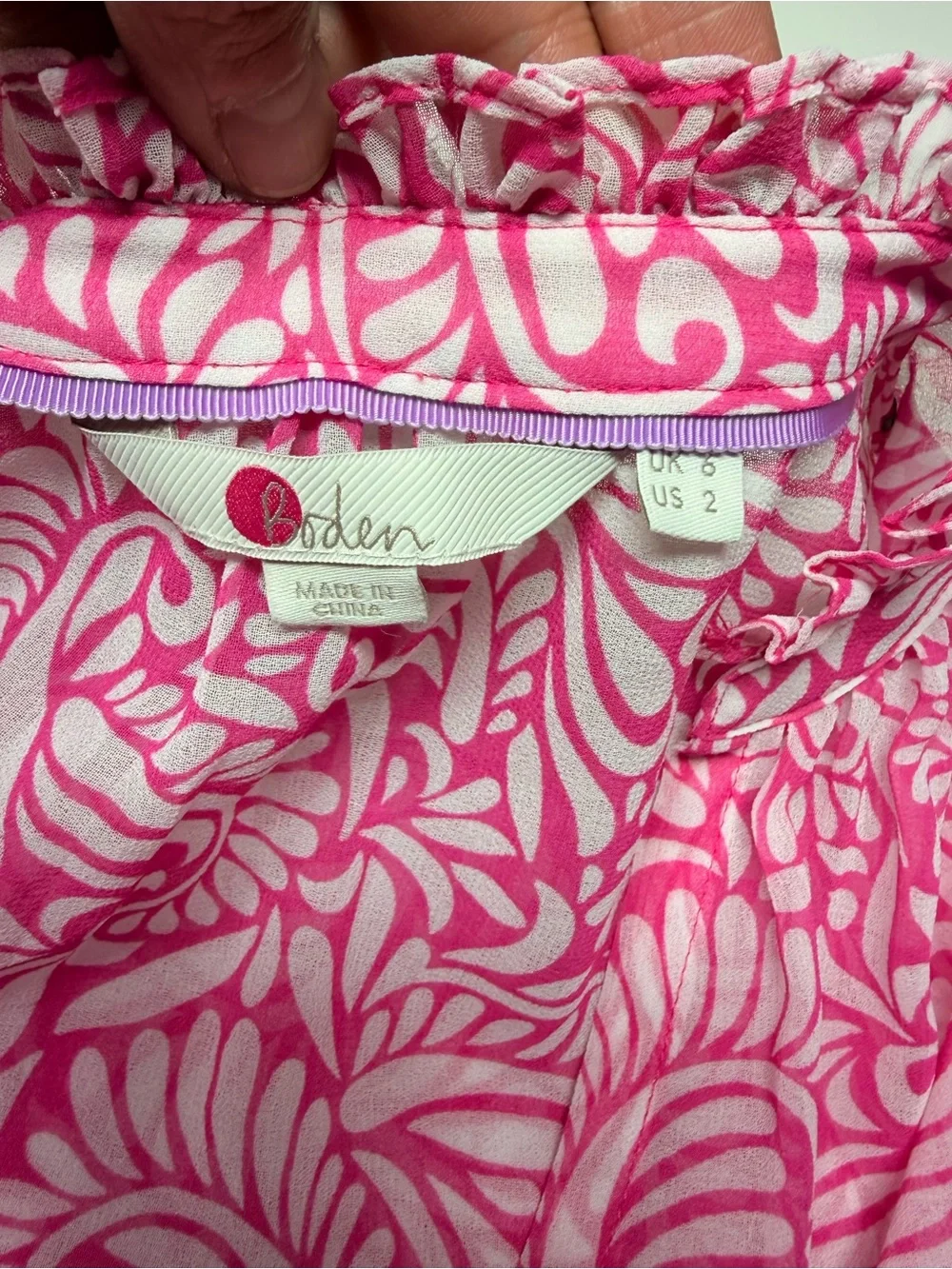 Boden Evangeline Blouse, ruffled collar. *Flaw